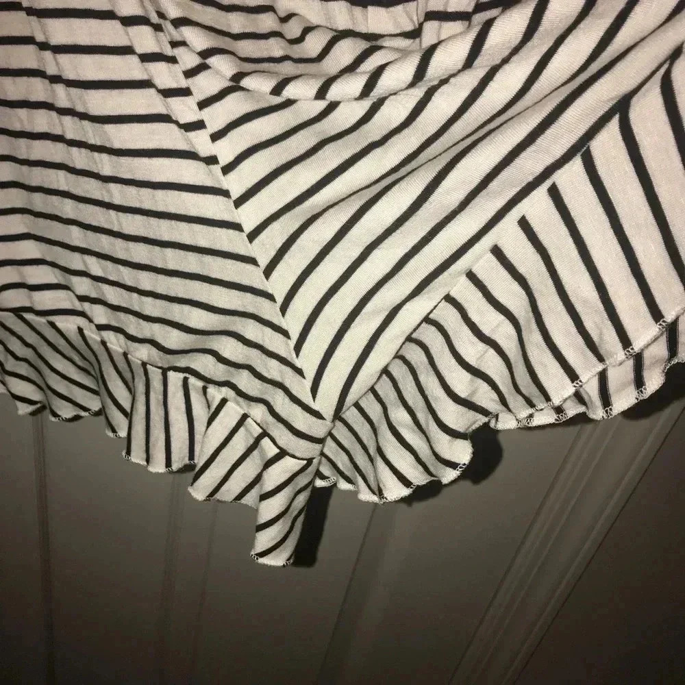 🟨Striped Romper - Picture 5 of 5